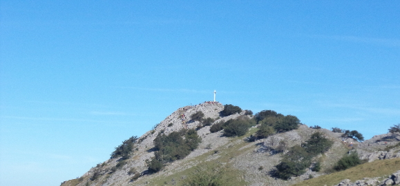 Ernio (1075 m).